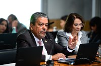 Aprovado incentivo à inclusão de mulheres acima de 50 anos no mercado de trabalho