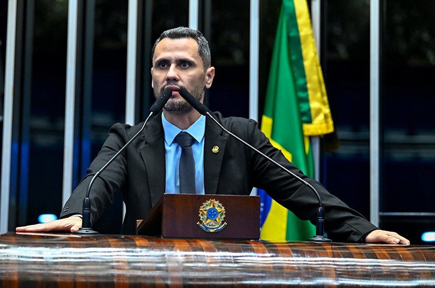 Em discurso, à tribuna, senador Cleitinho (Republicanos-MG).