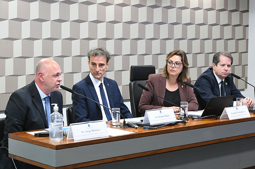 Mesa: 
consultor de Esportes do Comitê Olímpico do Brasil (COB), Jorge Bichara - em pronunciamento; 
diretor-gral do Comitê Olímpico do Brasil (COB), Emanuel Rego; 
presidente da CEsp, senadora Leila Barros (PDT-DF); 
presidente do Comitê Olímpico do Brasil (COB), Marco Antônio La Porta.