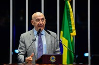 Confúcio Moura defende educação financeira para combater endividamento