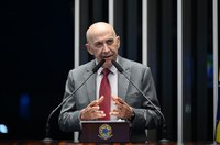 Confúcio Moura defende sustentabilidade de programas sociais