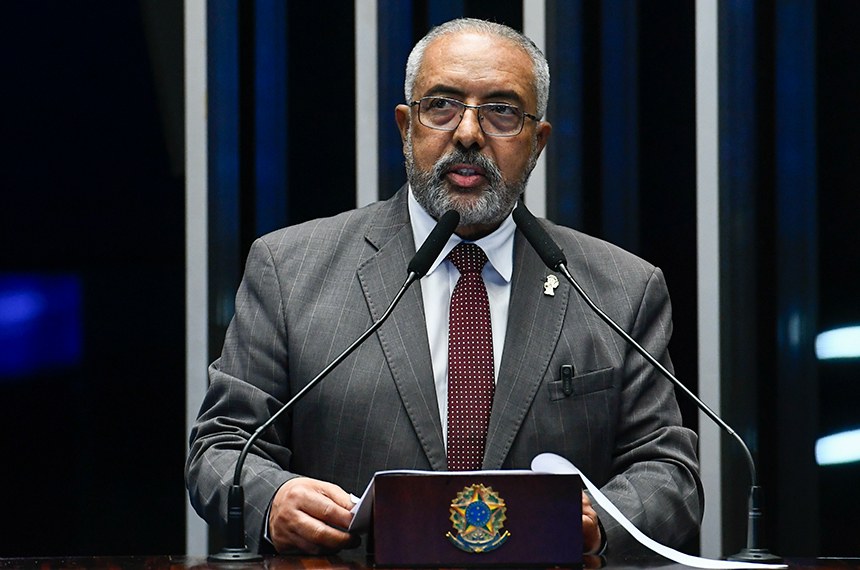 Em discurso, à tribuna, senador Paulo Paim (PT-RS).