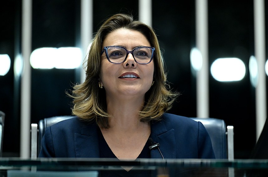 Mesa: 
senadora Leila Barros (PDT-DF) - preside sessão.