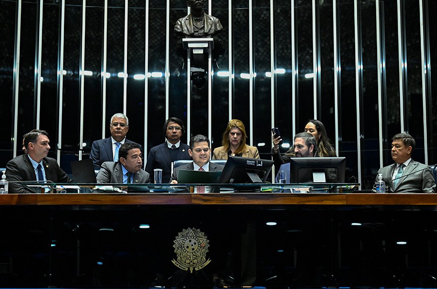 Mesa: 
senador Flávio Bolsonaro (PL-RJ);
senador Magno Malta (PL-ES); 
senador Giordano (MDB-SP); 
presidente do Senado Federal, senador Davi Alcolumbre (União-AP); 
diretora-geral do Senado Federal, Ilana Trombka;
secretário-geral da Mesa do Senado Federal, Danilo Augusto Barboza de Aguiar;
senador Carlos Viana (Podemos-MG).