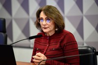 Projeto aprovado na CDH proíbe discriminação a idosos em operações de crédito