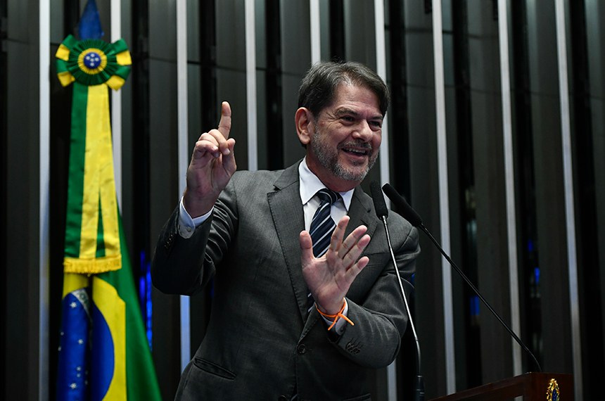Senador Cid Gomes (PSB-CE) em discurso à tribuna.