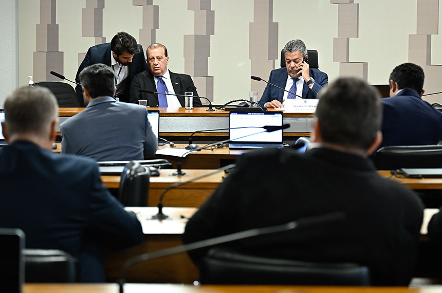 Mesa: 
presidente do Tribunal de Contas da União (TCU), ministro Augusto Nardes; 
presidente da CTFC, senador Dr. Hiran (PP-RR).