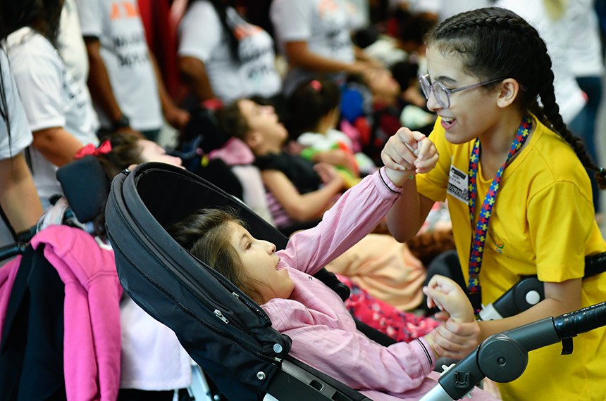 Manifestantes usam camisa que diz: "Amizica Não ao veto do PL 6064/2023".