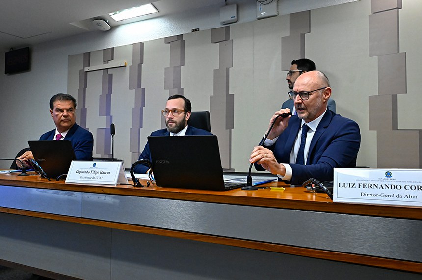 Mesa: 
vice-presidente da CCAI, senador Nelsinho Trad (PSD-MS);
presidente da CCAI, deputado Filipe Barros (PL-PR); 
diretor-geral da Agência Brasileira de Inteligência (Abin), Luiz Fernando Corrêa.