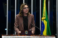 Leila deixa liderança da Bancada Feminina com apelo à continuidade das lutas