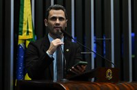 Cleitinho critica discurso do 'nós contra eles' e diz que problema está nos Três Poderes