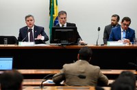Comissão recebe relatório preliminar do projeto da LDO de 2026