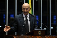 Confúcio Moura defende a PEC que torna educação eixo do desenvolvimento nacional