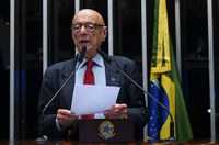 Esperidião Amin quer mais transparência na remoção de conteúdos da internet