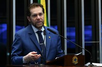 Plínio questiona atuação do STF em medidas sobre o IOF