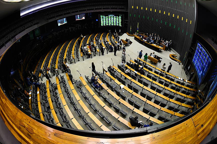 Foto geral do Plenário da Câmara dos Deputados.