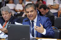 CRE debate estratégia após EUA anunciar tarifa de 50% sobre produtos brasileiros