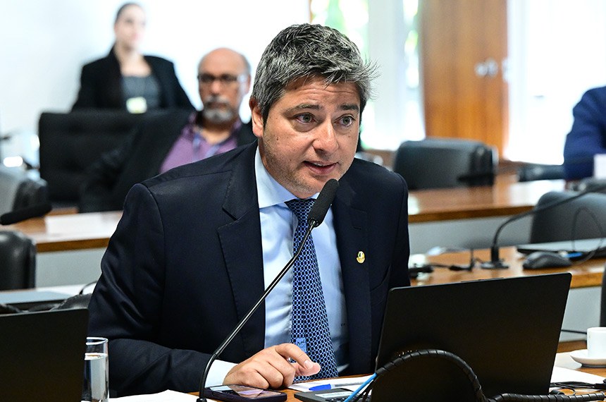 Bancada: 
senador Carlos Portinho (PL-RJ) - em pronunciamento. 