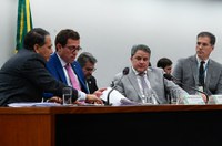 Comissão de Orçamento aprova relatório preliminar da LDO 2026