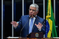 Girão comemora veto de Lula ao aumento do número de deputados