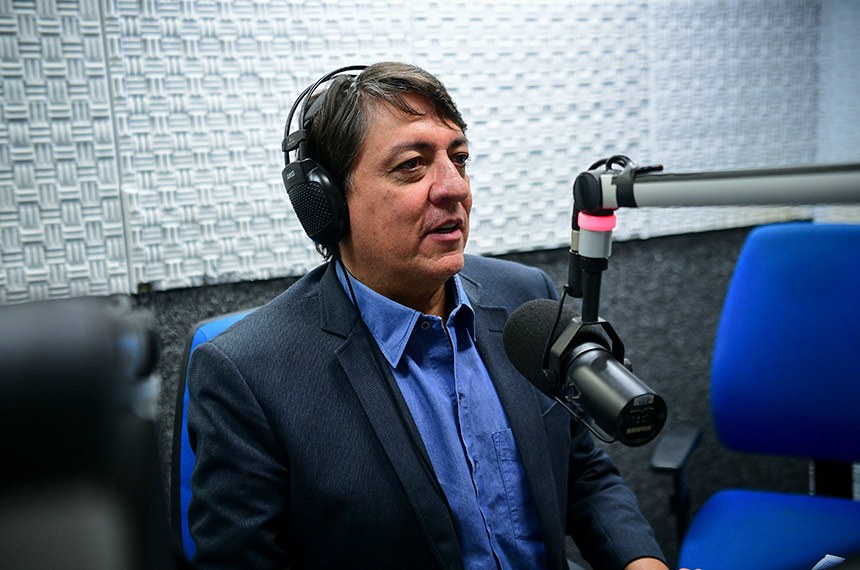 Em destaque, diretor da Secretaria Rádio Senado, Celso Cavalcanti de Melo Junior.