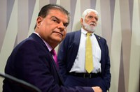 Senadores partem nesta sexta-feira para reabrir diálogo com os EUA