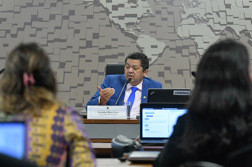 Mesa:
presidente eventual da CDR, senador Beto Faro (PT-PA).