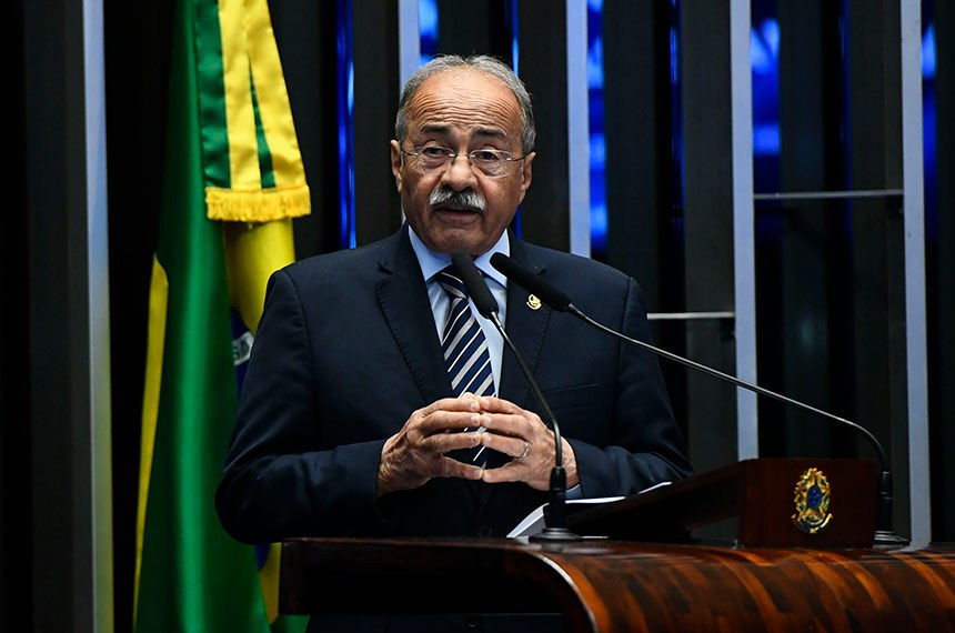Em discurso, à tribuna, senador Chico Rodrigues (PSB-RR).