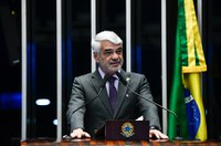 Humberto Costa celebra saída do Brasil do Mapa da Fome