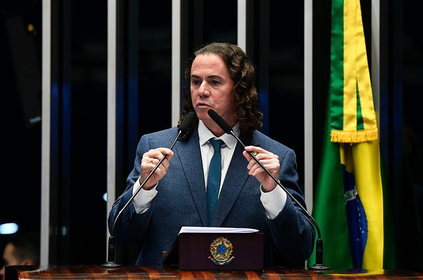 Em discurso, à tribuna, senador Veneziano Vital do Rêgo (MDB-PB).