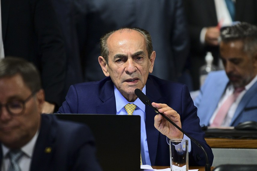 Em pronunciamento, à bancada, senador Marcelo Castro (MDB-PI).