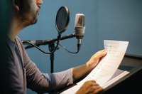 CDH examina sugestão que protege dubladores contra a concorrência com a IA