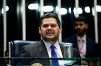 Davi abre sessão presencial do Plenário desta quinta-feira