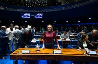 Aprovado programa de incentivo a servidores do INSS para reduzir filas