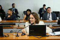 Em pronunciamento, relatora do PL 2.998/2022, senadora Damares Alves (Republicanos-DF).