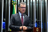 Laércio critica medidas provisórias do setor de gás natural e de ZPEs