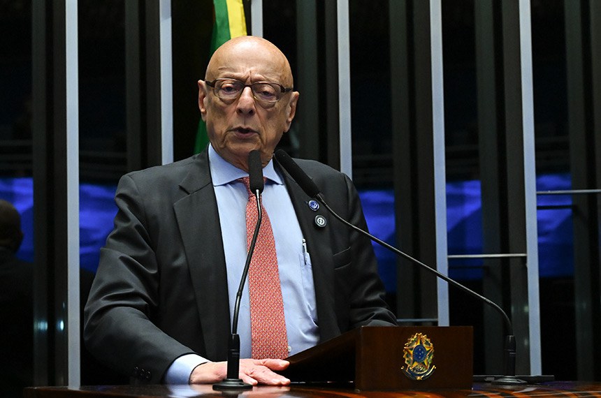 À tribuna, em discurso, senador Esperidião Amin (PP-SC). 