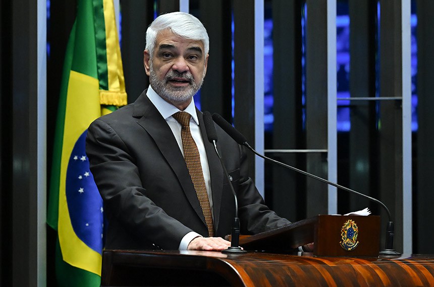 2º vice-presidente do Senado Federal, senador Humberto Costa (PT-PE) em discurso à tribuna.