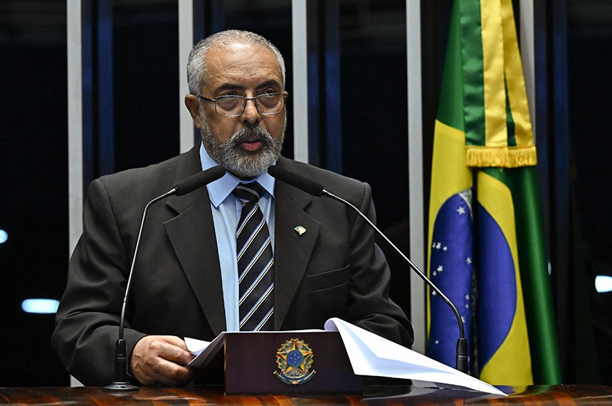 Em discurso, à tribuna, senador Paulo Paim (PT-RS).