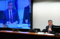 LDO de 2026 deve ser votada no início de setembro, diz Efraim