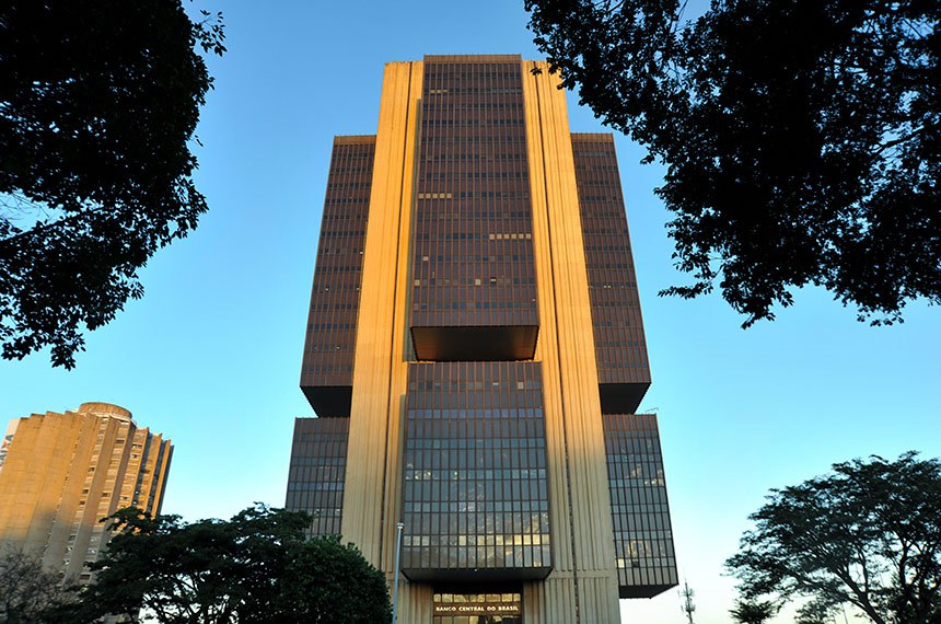 O Banco Central do Brasil é uma autarquia federal integrante do Sistema Financeiro Nacional, sendo vinculado ao Ministério da Economia.