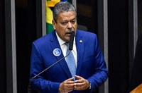 Senado celebra dia do médico de tráfego e 45 anos da associação do setor