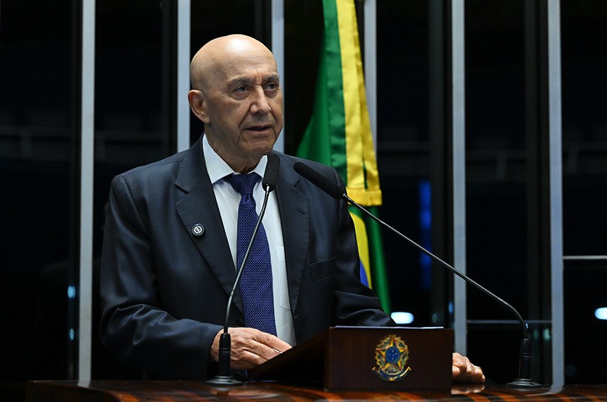 Em discurso, à tribuna, senador Confúcio Moura (MDB-RO).