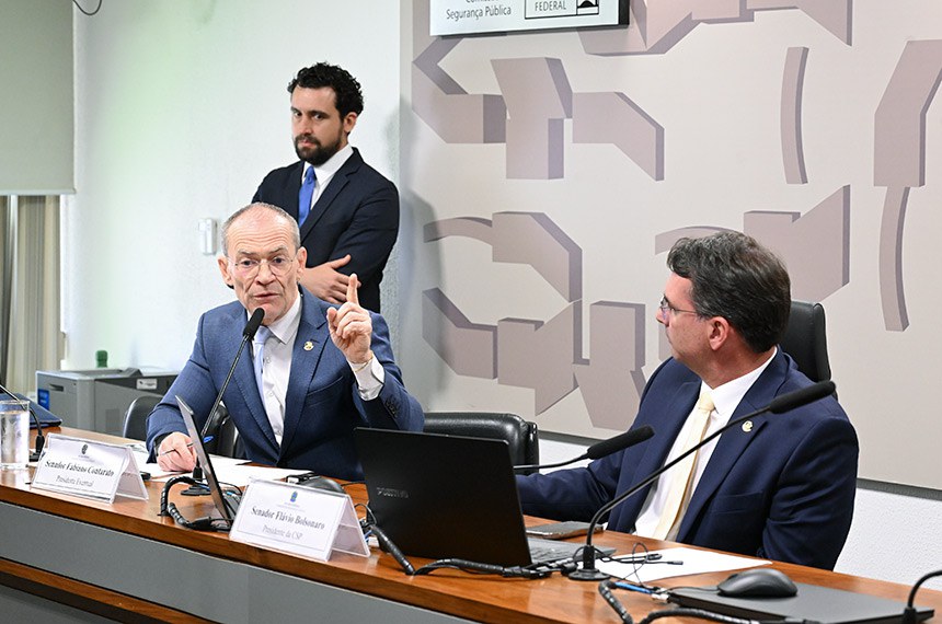 Mesa: 
relator ad hoc do PL 1418/2025, senador Flávio Bolsonaro (PL-RJ).