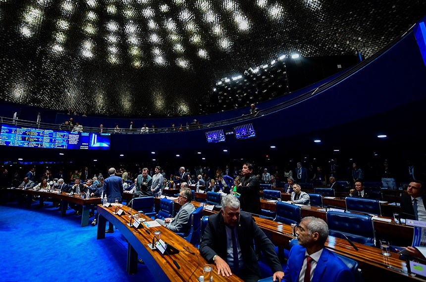 Bancada:
senador Magno Malta (PL-ES), em pronunciamento.