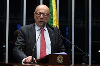 Esperidião Amin celebra aprovação do Código Eleitoral, com voto auditável