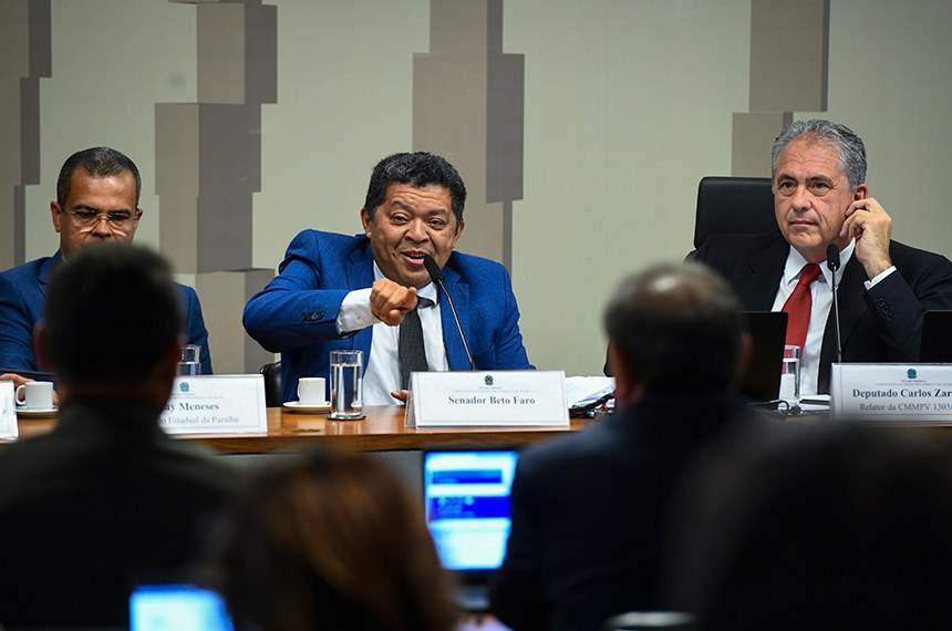 Mesa: 
deputado estadual Jutay Meneses (Republicanos-PB); 
senador Beto Faro (PT-PA) em pronunciamento;
relator da CMMPV 1.303/2025, deputado Carlos Zarattini (PT-SP).