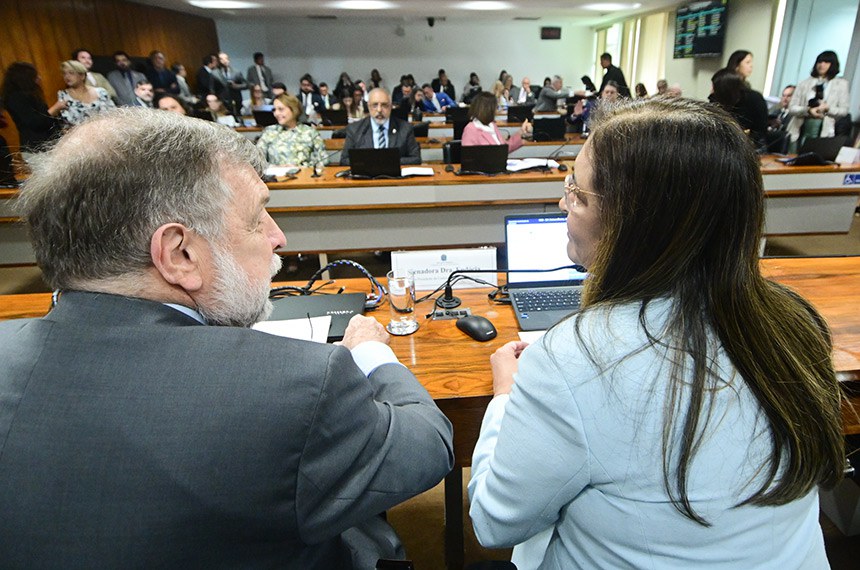 Mesa: 
relatora do PL 2.371/2021, senadora Dra. Eudócia (PL-AL);
presidente eventual da CAS, senador Flávio Arns (PSB-PR).