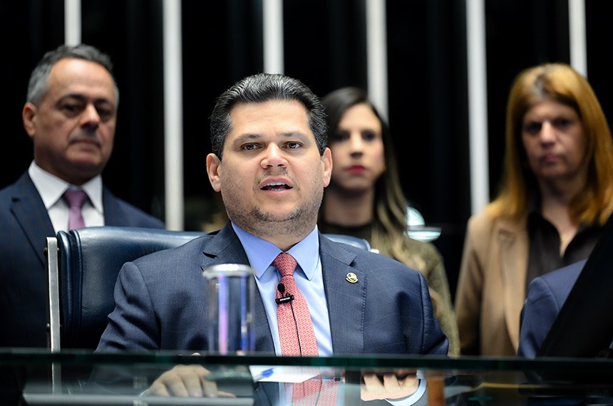 Presidente do Senado Federal, senador Davi Alcolumbre (União-AP) conduz sessão.