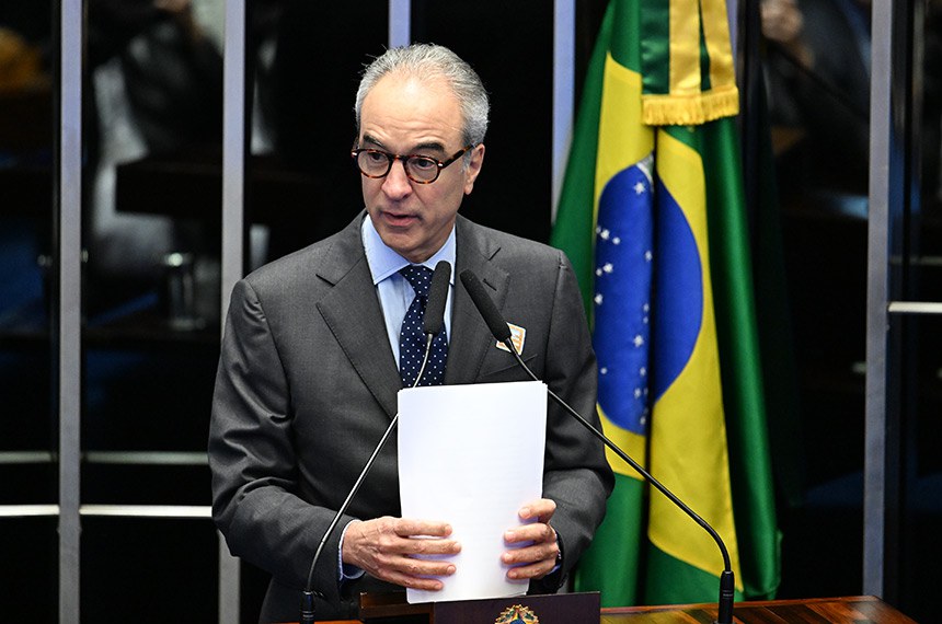 Em discurso, à tribuna, presidente do Conselho de Administração do Grupo Globo, João Roberto Marinho.